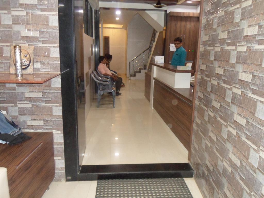 Hotel Madhusudan Дварка Экстерьер фото