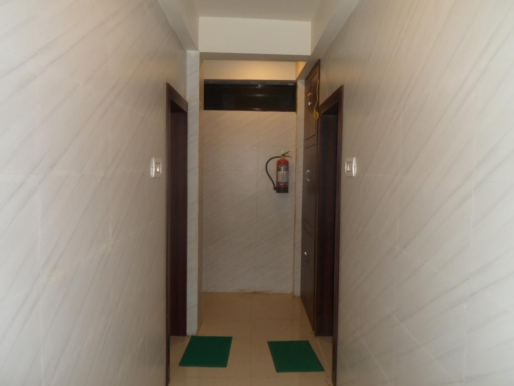 Hotel Madhusudan Дварка Экстерьер фото