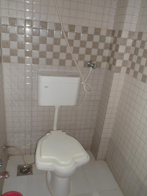 Hotel Madhusudan Дварка Номер фото