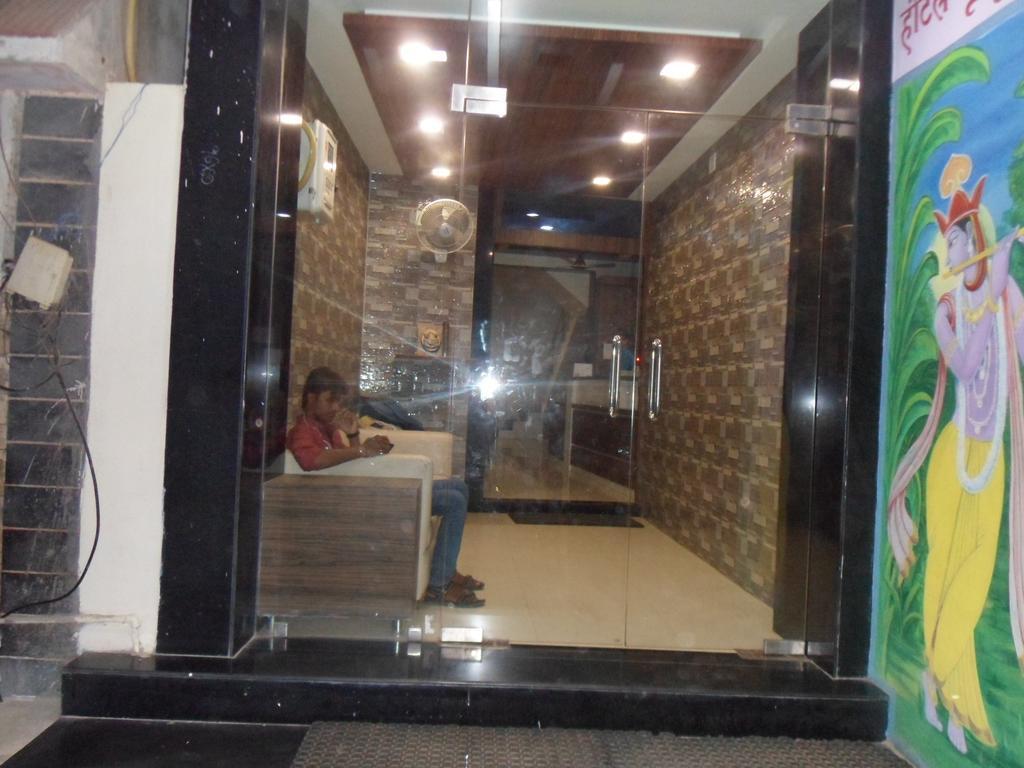 Hotel Madhusudan Дварка Экстерьер фото
